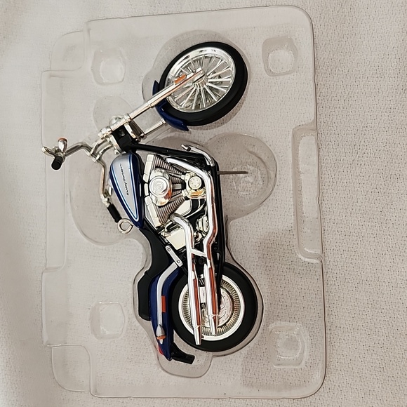 NWT Harley Davidson Hallmark Keepsake Ornament-2000 Softail - Picture 8 of 16